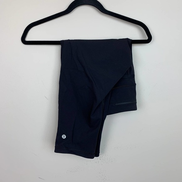 Lululemon Smooth Stride Black Cropped Leggings Size 10 - Picture 1 of 7